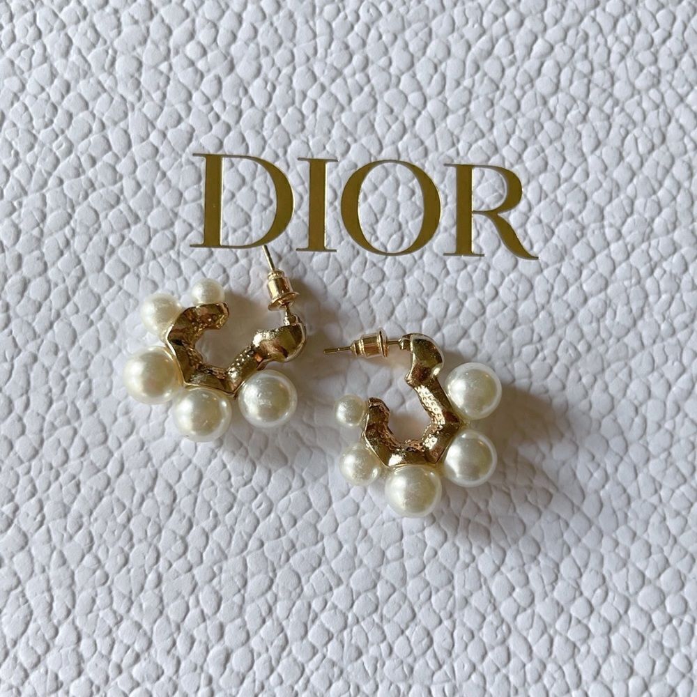 White and Gold Pearl Earrings